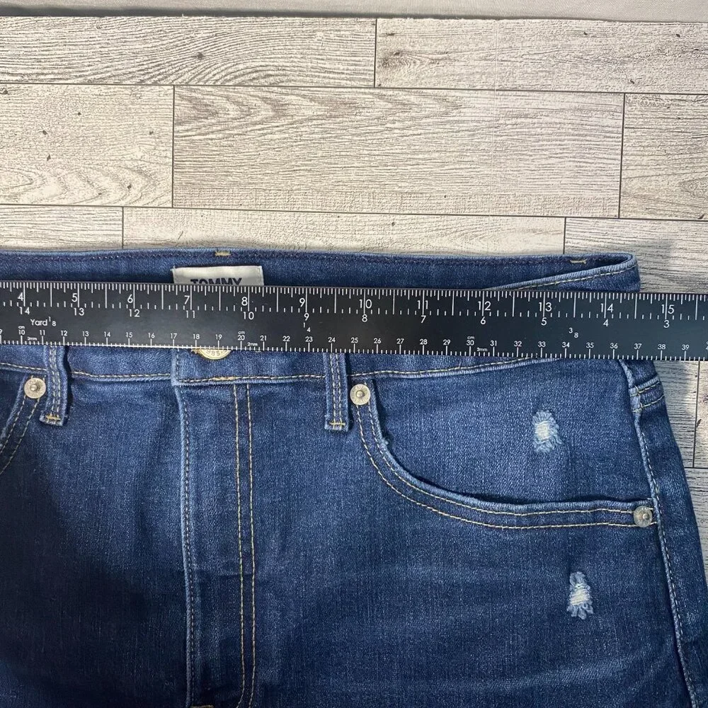 Tommy Jeans Distressed Denim Shorts Size 30 With Raw Cuffed‎ Hem